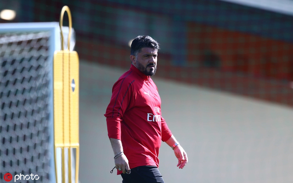 AC米兰训练 马尔蒂尼霸气现身