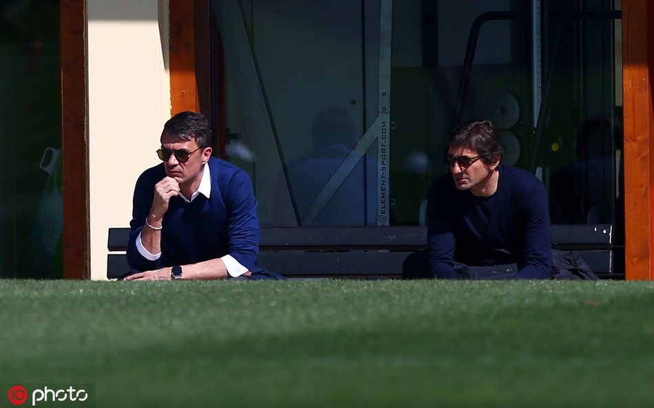 AC米兰训练 马尔蒂尼霸气现身