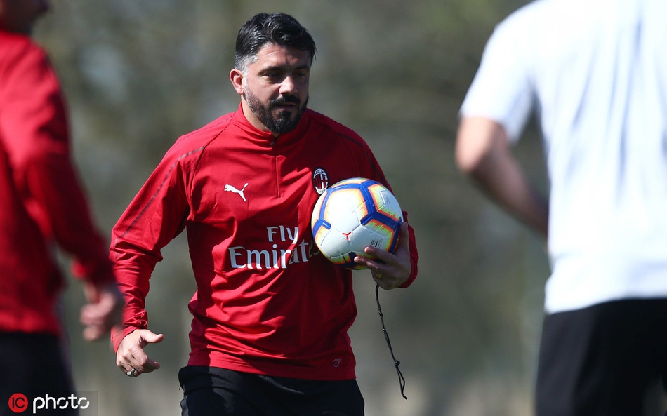 AC米兰训练 马尔蒂尼霸气现身