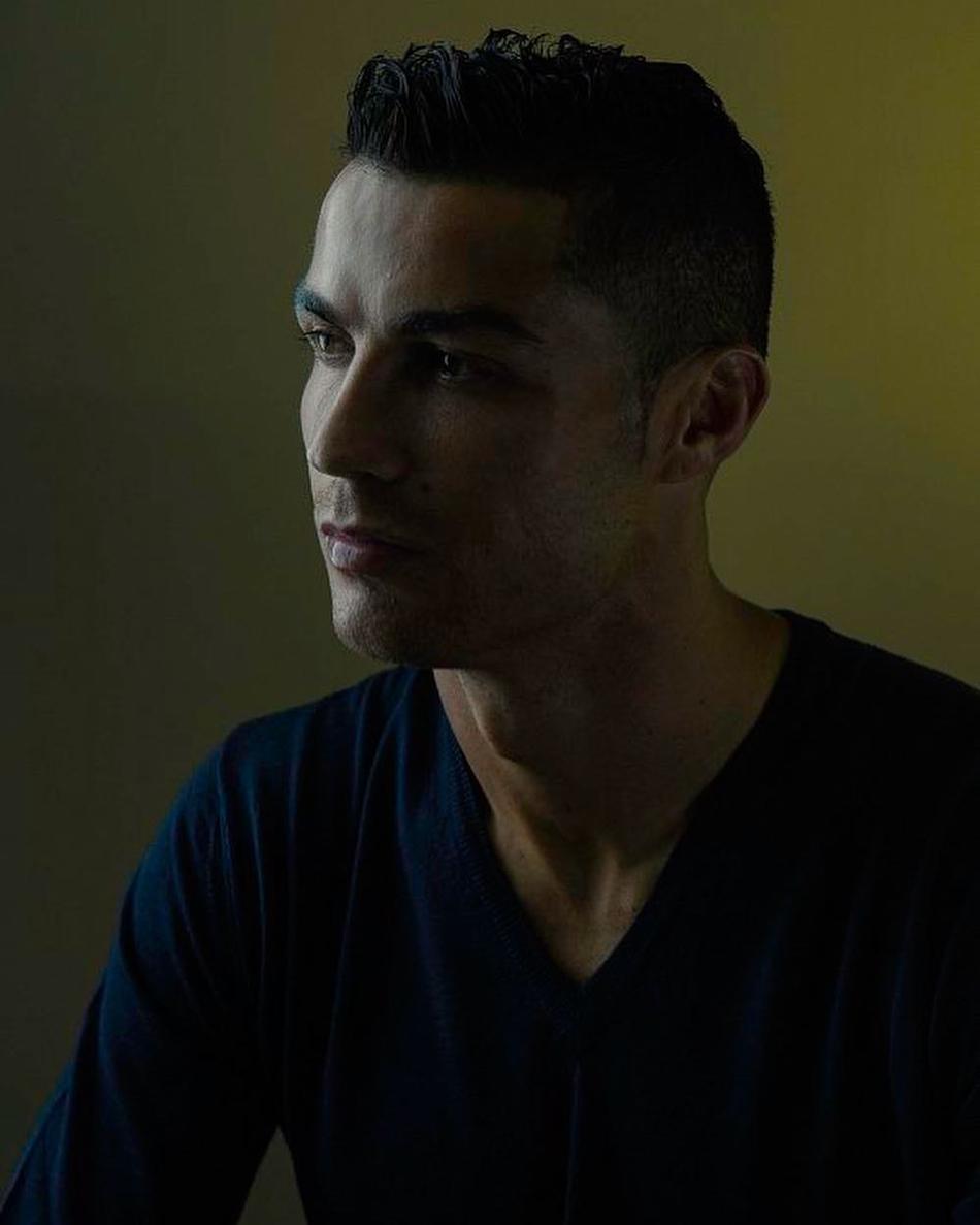 帅翻天!c罗法国足球专访写真