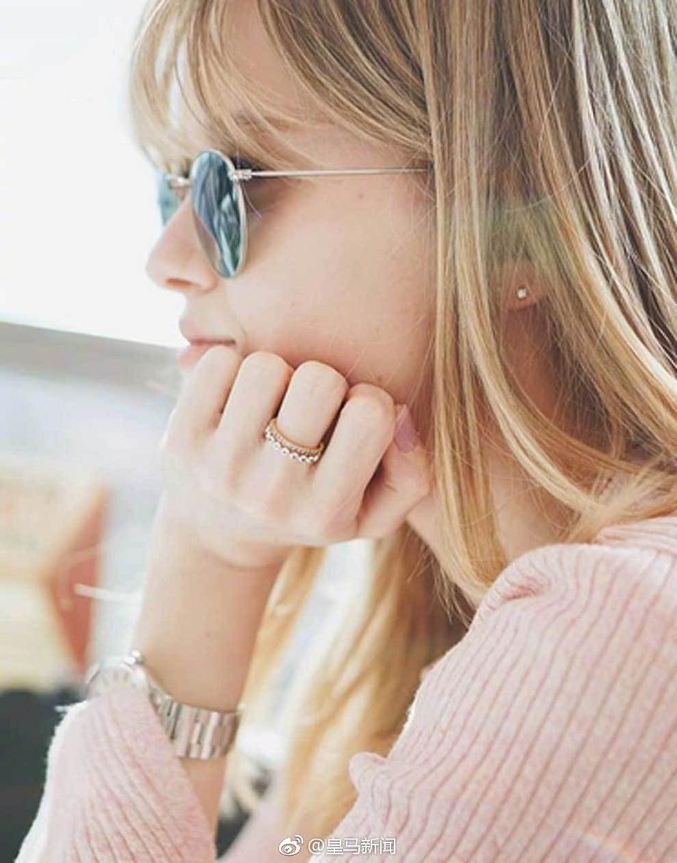 皇马飞翼擒获美女模特？