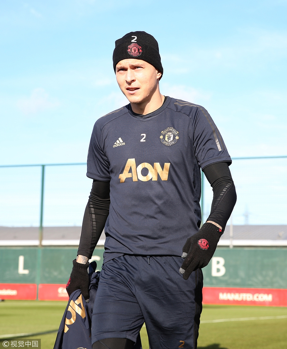曼联训练备战大巴黎 笑声不断
