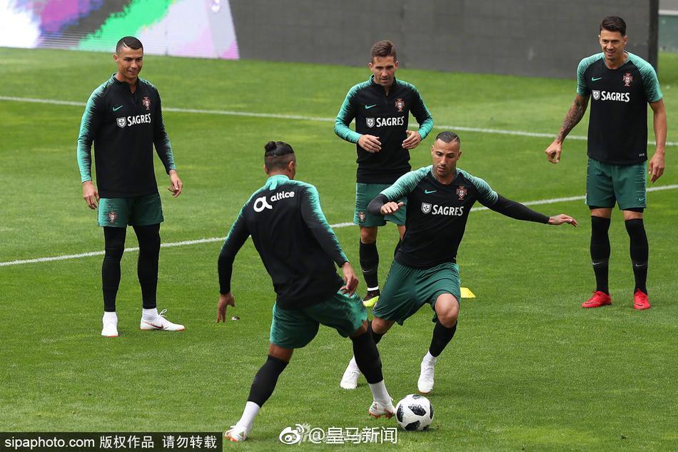葡萄牙备战世界杯 C罗抢镜
