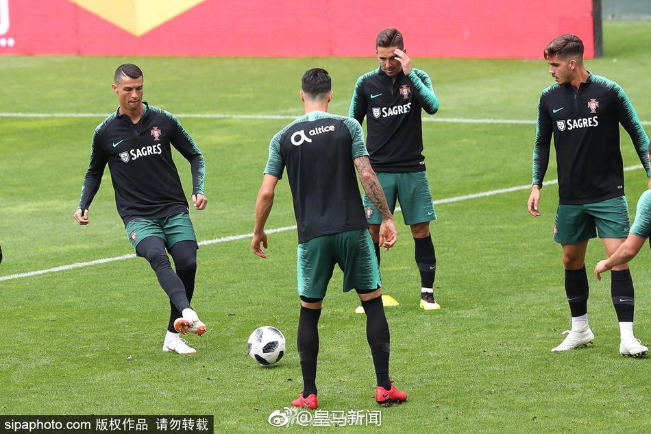 葡萄牙备战世界杯 C罗抢镜