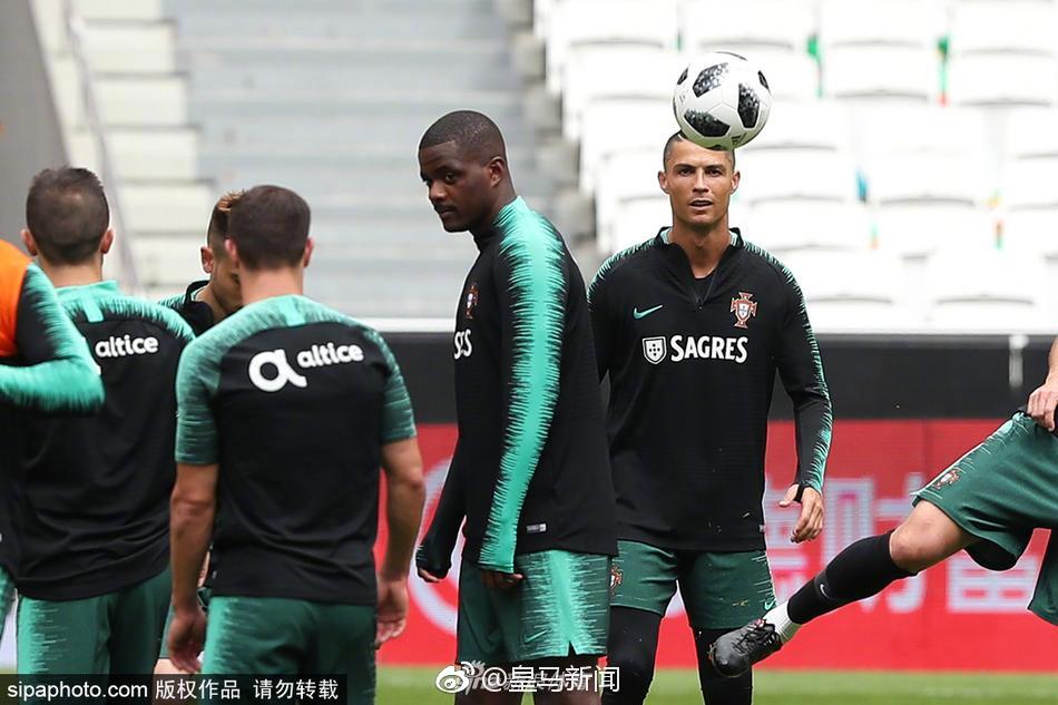 葡萄牙备战世界杯 C罗抢镜