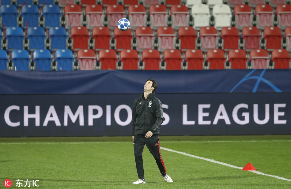 皇马训练 魔笛拉莫斯爱的抱抱