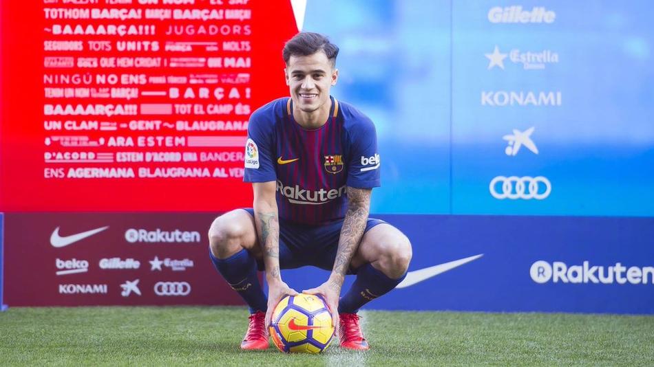 库蒂尼奥正式亮相诺坎普