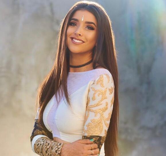 野性诱惑安佳丽最新美艳写真好羡慕这些狗狗啊