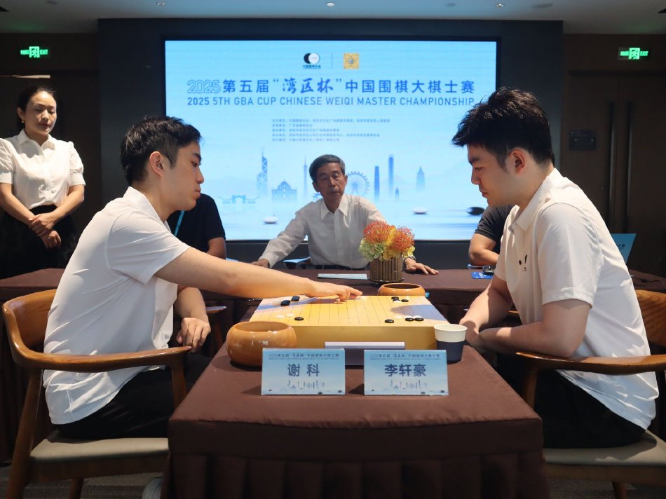 男子给小35岁情人转1340万，66岁妻子起诉返还：自己曾省下工资支持他东山再起，第三者生活奢侈配备多名佣人