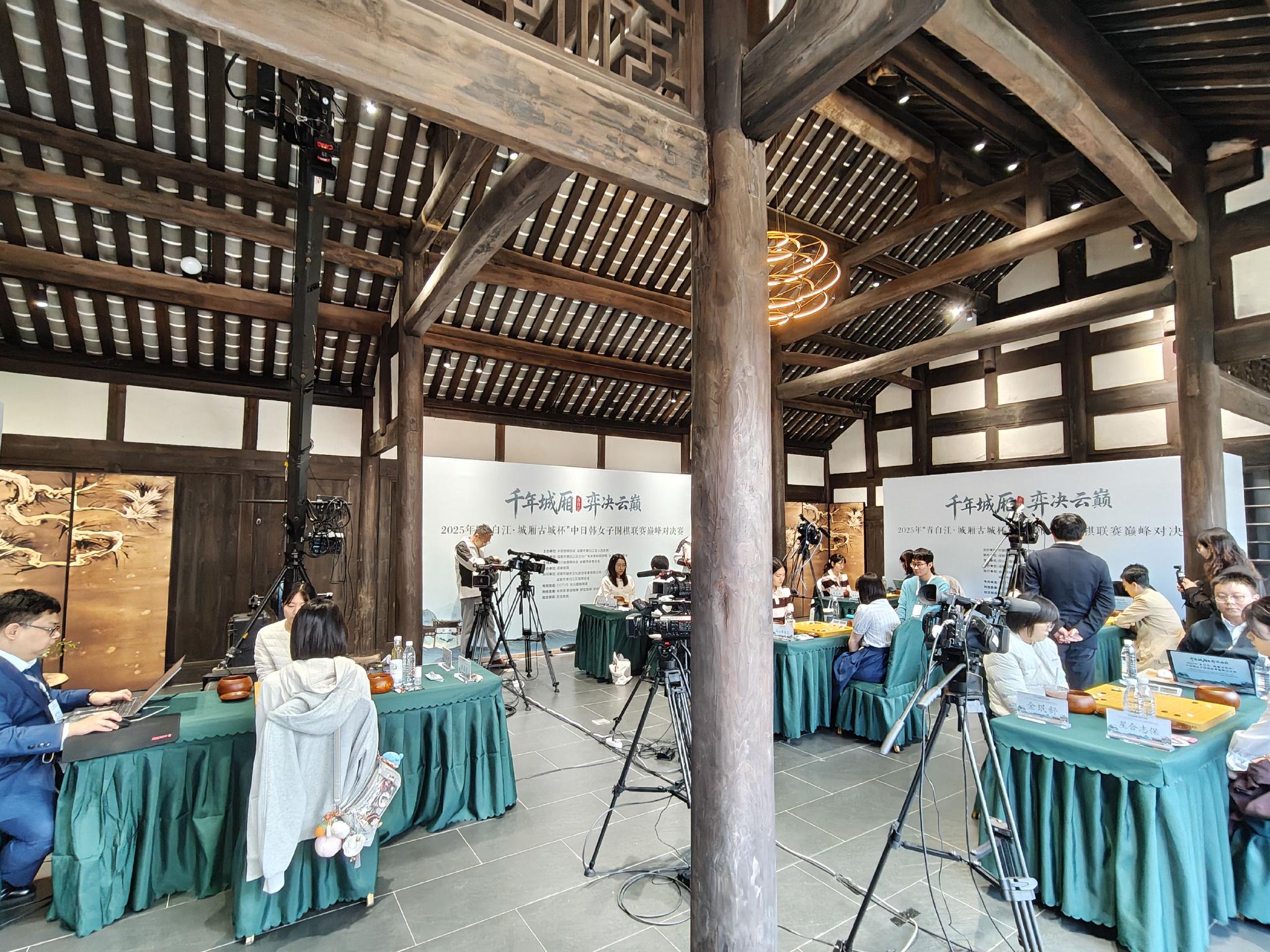 深度九色蝌蚪与Pony麻-奇幻世界中的冒险之旅