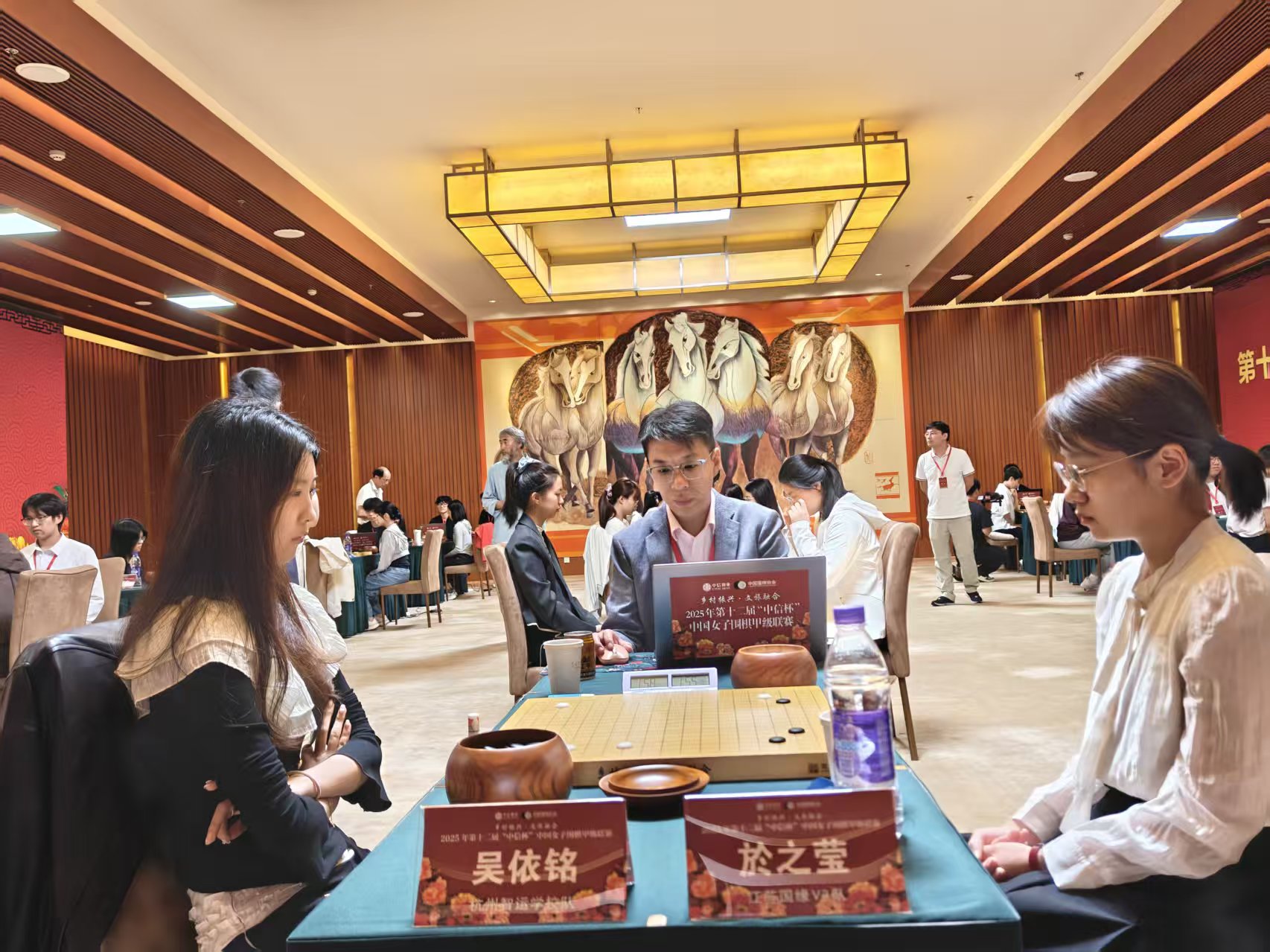 俄罗斯大黑BBBBBBBBB香弥漫，体验奢华享受