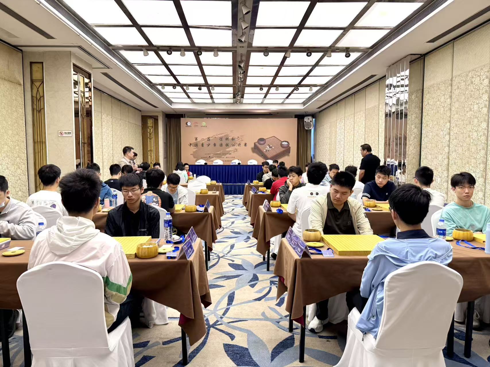 会不会继续参拜靖国？中方在等高市自己想清楚