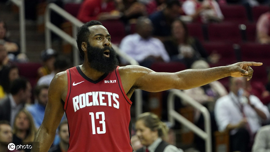 MVP榜:字母哥继续力压詹姆斯，沃克首次登榜哈登第三