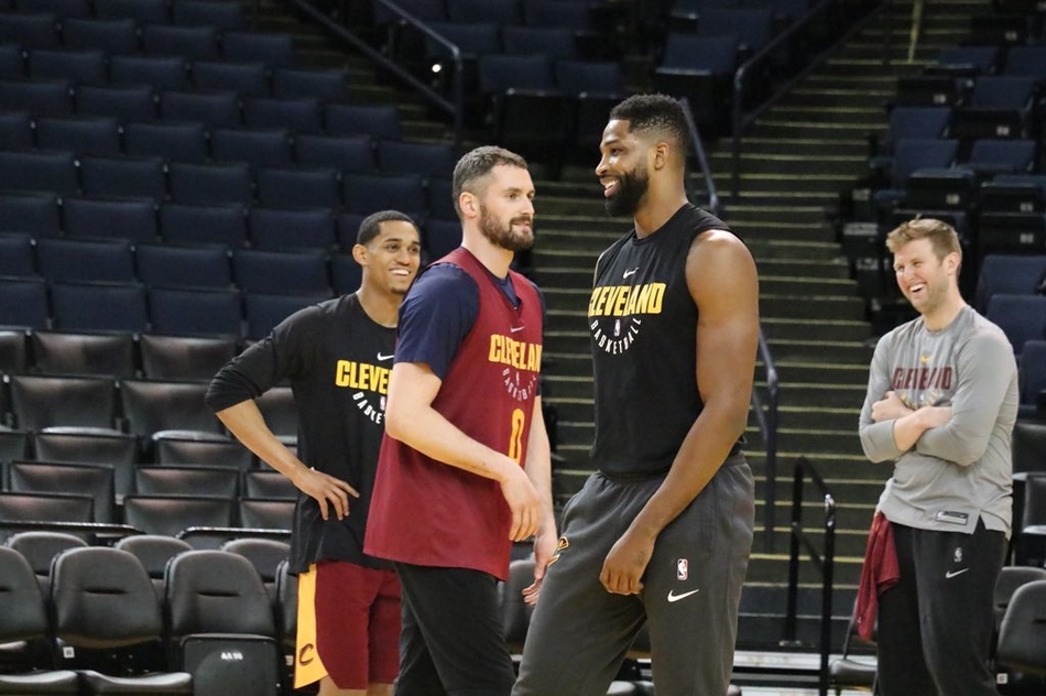 汤普森有说有笑