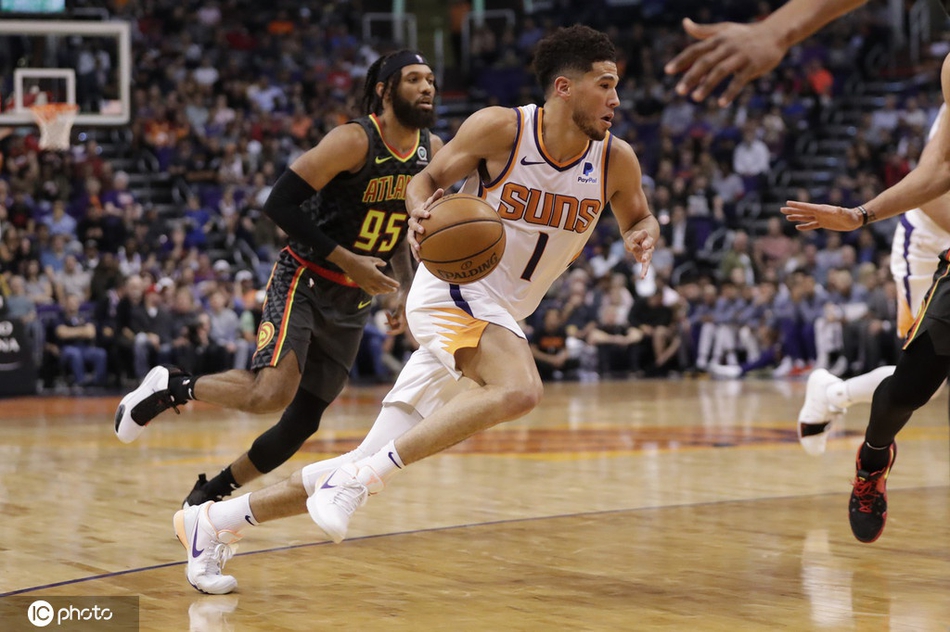 MVP榜:字母哥继续力压詹姆斯，沃克首次登榜哈登第三