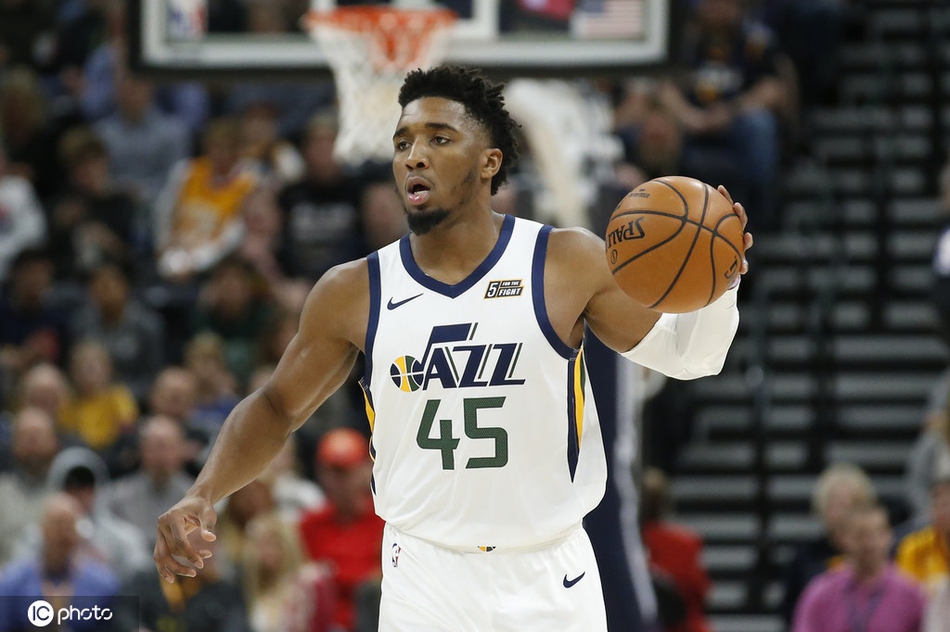 MVP榜:字母哥继续力压詹姆斯，沃克首次登榜哈登第三