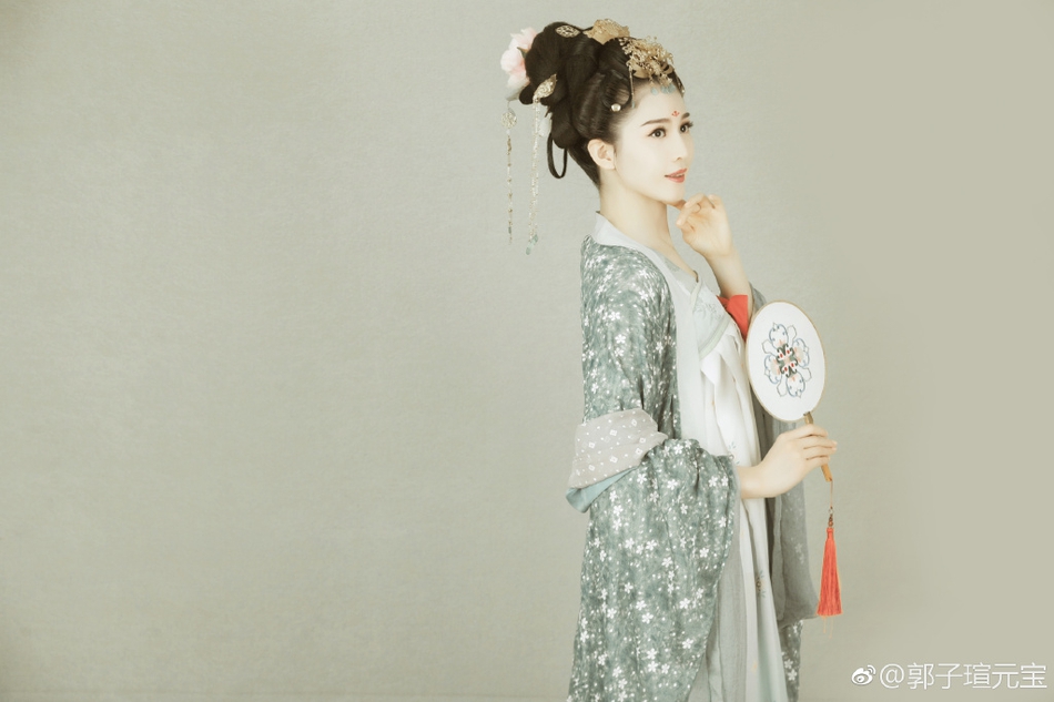 妈妈，我要看女篮！素颜都超美的女篮国手，古装竟然这么仙气四溢