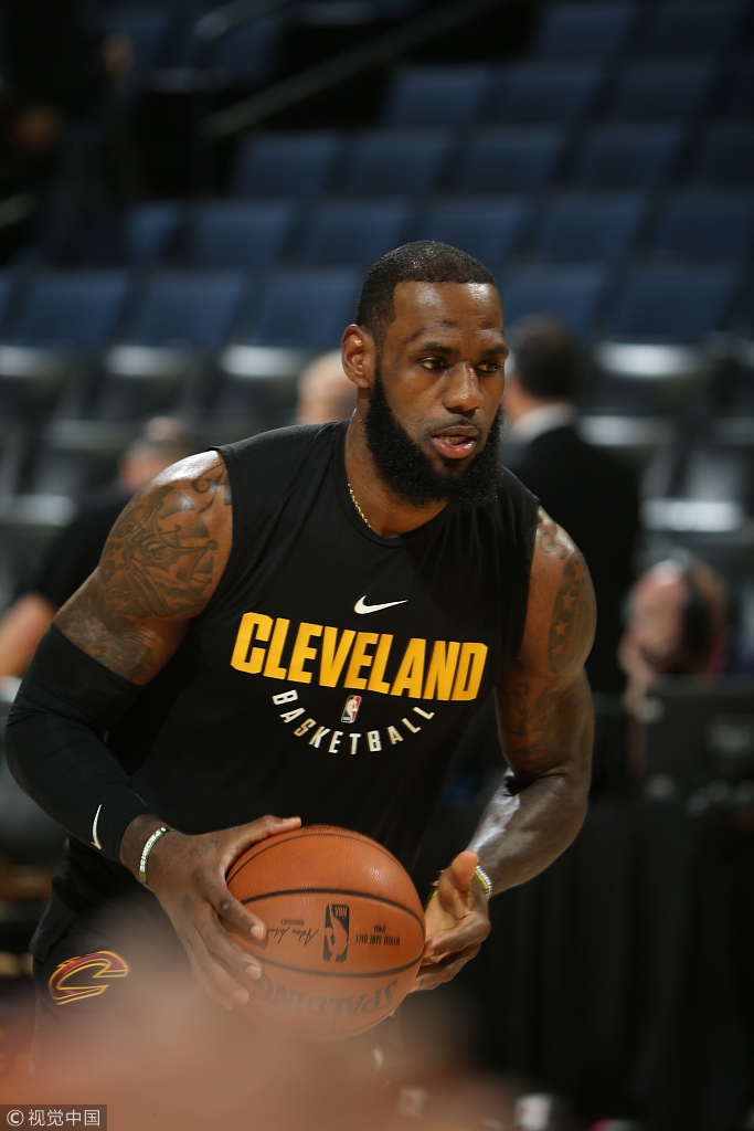 詹姆斯左眼血块仍未退散