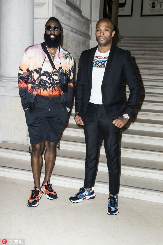 哈登与塔克一起出席