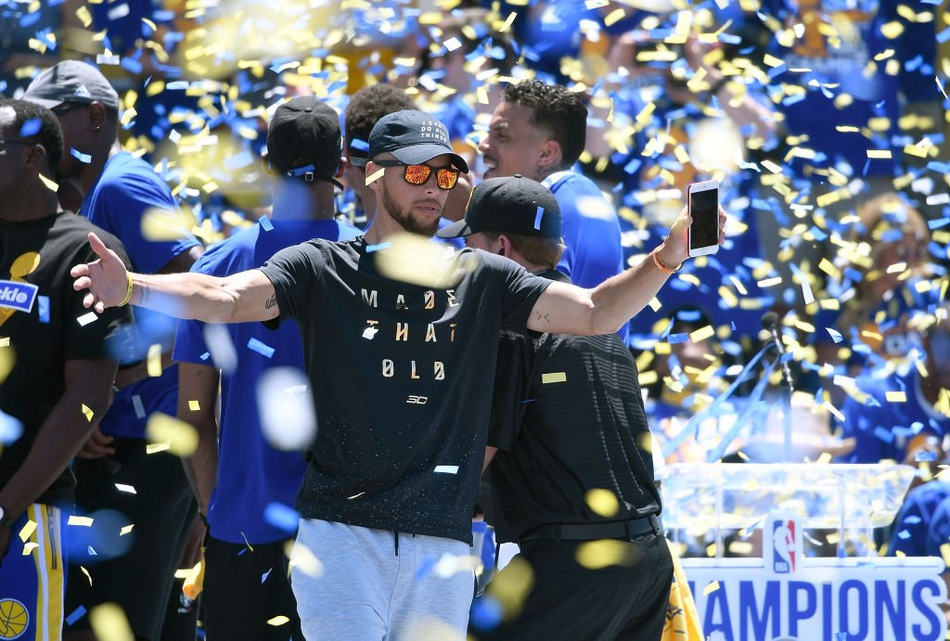 24、斯蒂芬-库里 7690万美元