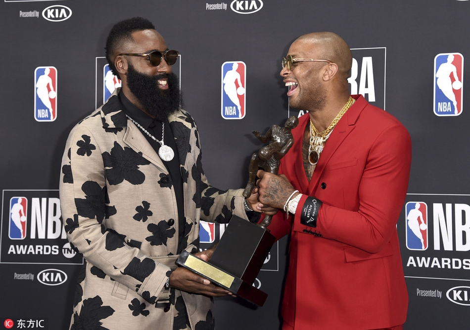 塔克也来沾沾喜气儿！