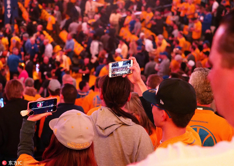 7、勇士球迷细节