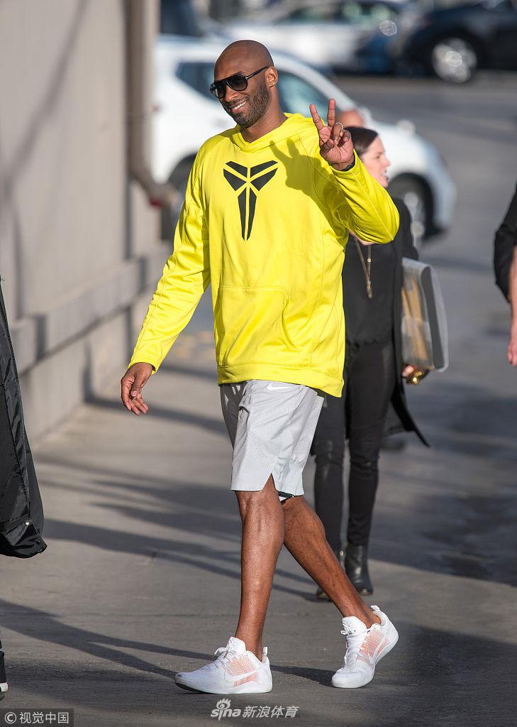 禾斗匕匕一家现身巴黎！小公举被他宠的要上天