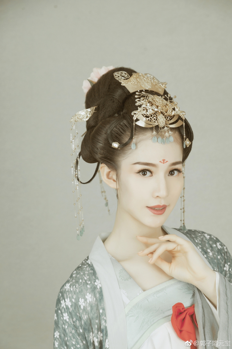 妈妈，我要看女篮！素颜都超美的女篮国手，古装竟然这么仙气四溢