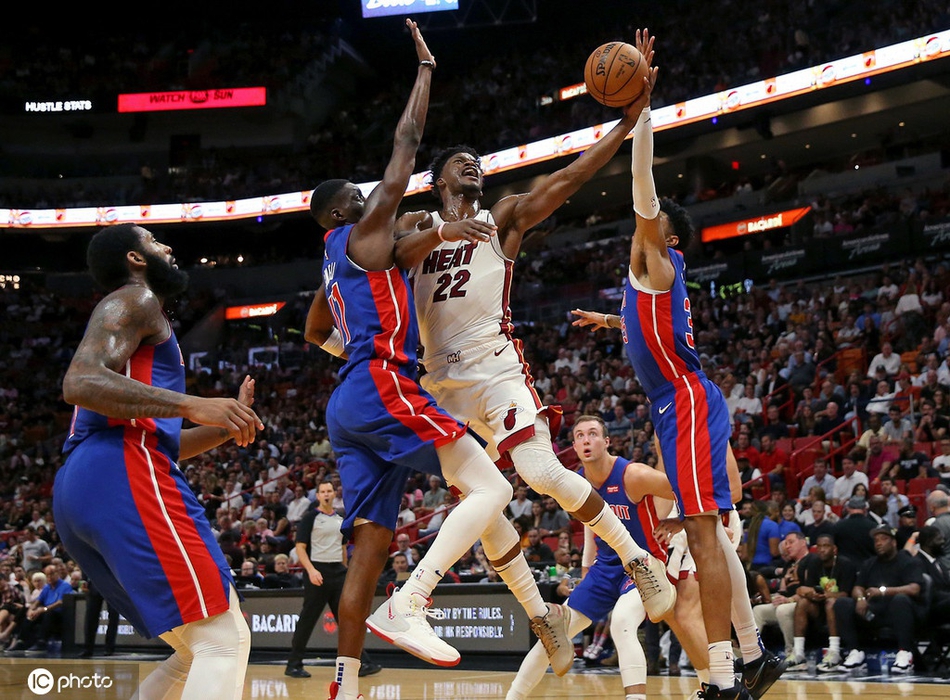 MVP榜:字母哥继续力压詹姆斯，沃克首次登榜哈登第三