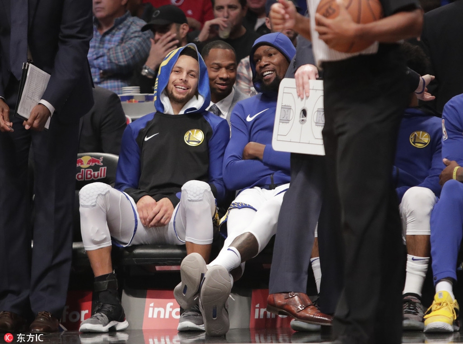 NBA被卖过的原味:帮主一双鞋120万东契奇口香糖，科比的最离奇