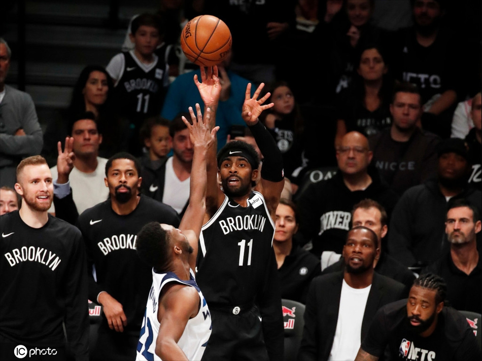 50分8板7助攻，0失误！欧文成NBA历史第一！张伯伦拉塞尔都不如他