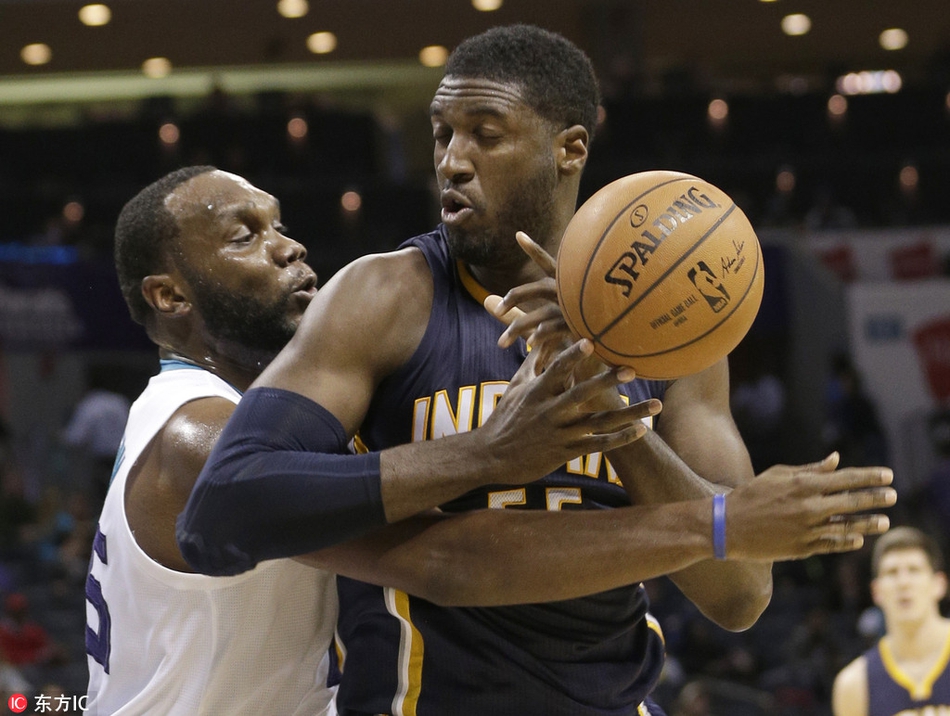 4、对阵黄蜂 8分钟0分0篮板3犯规