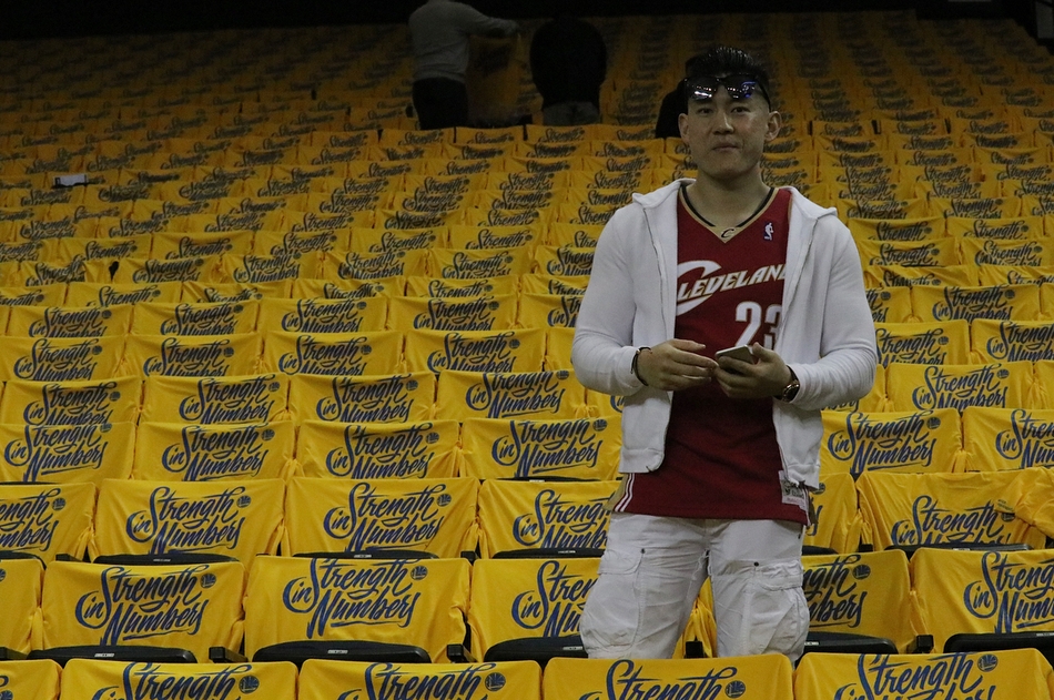 骑士球迷前往客场观赛