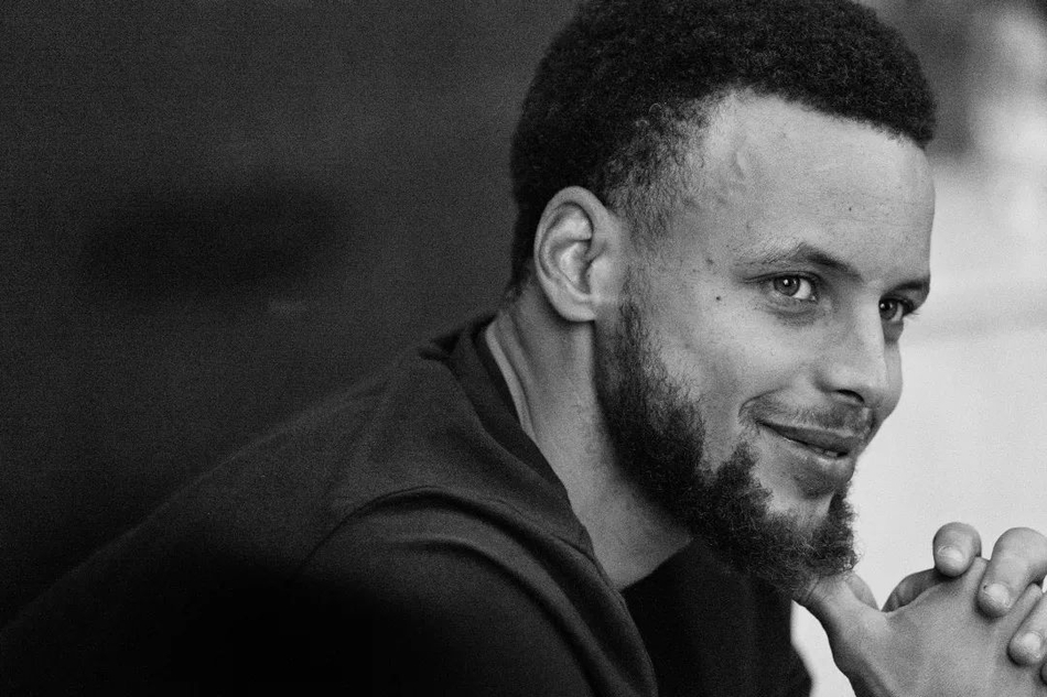 帅炸!库里黑白大片!而立之年MVP眼中的率真睿智,和绝无仅有的魅力