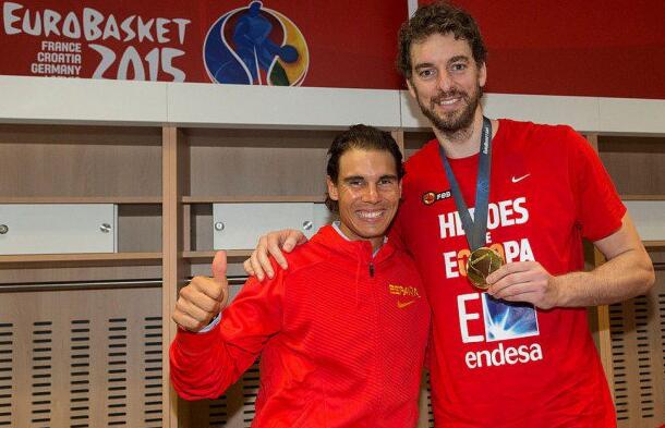 2015年欧锦赛，纳达尔祝贺加索尔