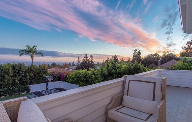 泡椒1610万美元洛杉矶买豪宅！10个浴室！房子上一个主人是小乔丹