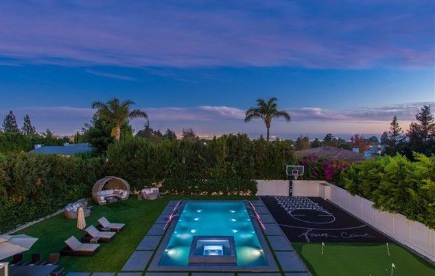 泡椒1610万美元洛杉矶买豪宅！10个浴室！房子上一个主人是小乔丹