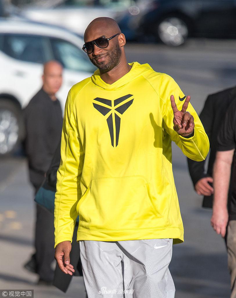 禾斗匕匕一家现身巴黎！小公举被他宠的要上天