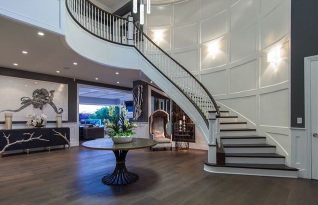 泡椒1610万美元洛杉矶买豪宅！10个浴室！房子上一个主人是小乔丹