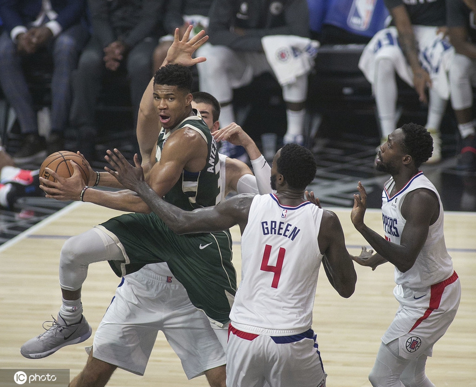 官方MVP榜:字母哥榜首小卡第三，湖人双星全上榜