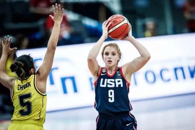 放弃卡戴珊詹娜吧!这位17岁少女才是真正的实战利器!