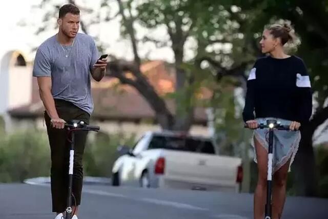 40岁辣妈+超模+詹娜+C罗绯闻女友，这世上没有他撩不到的姑娘！