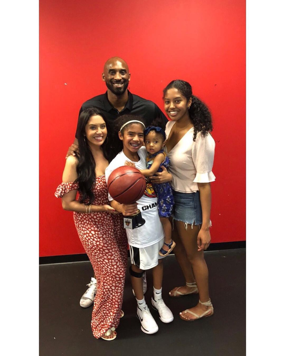 科比爱妻晒狗粮照