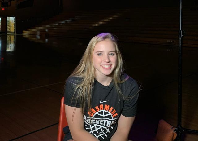 放弃卡戴珊詹娜吧!这位17岁少女才是真正的实战利器!