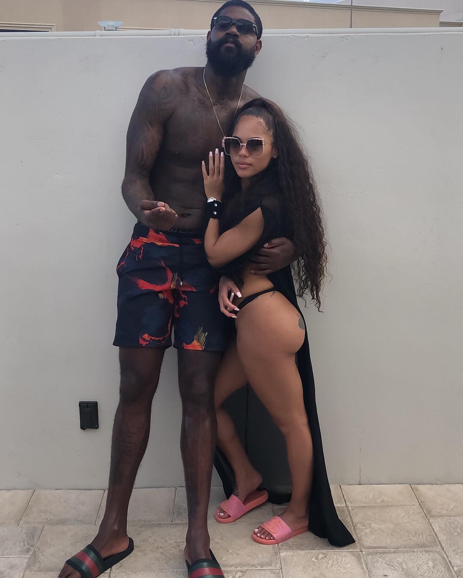 两位NBA球星恋上一对双胞胎