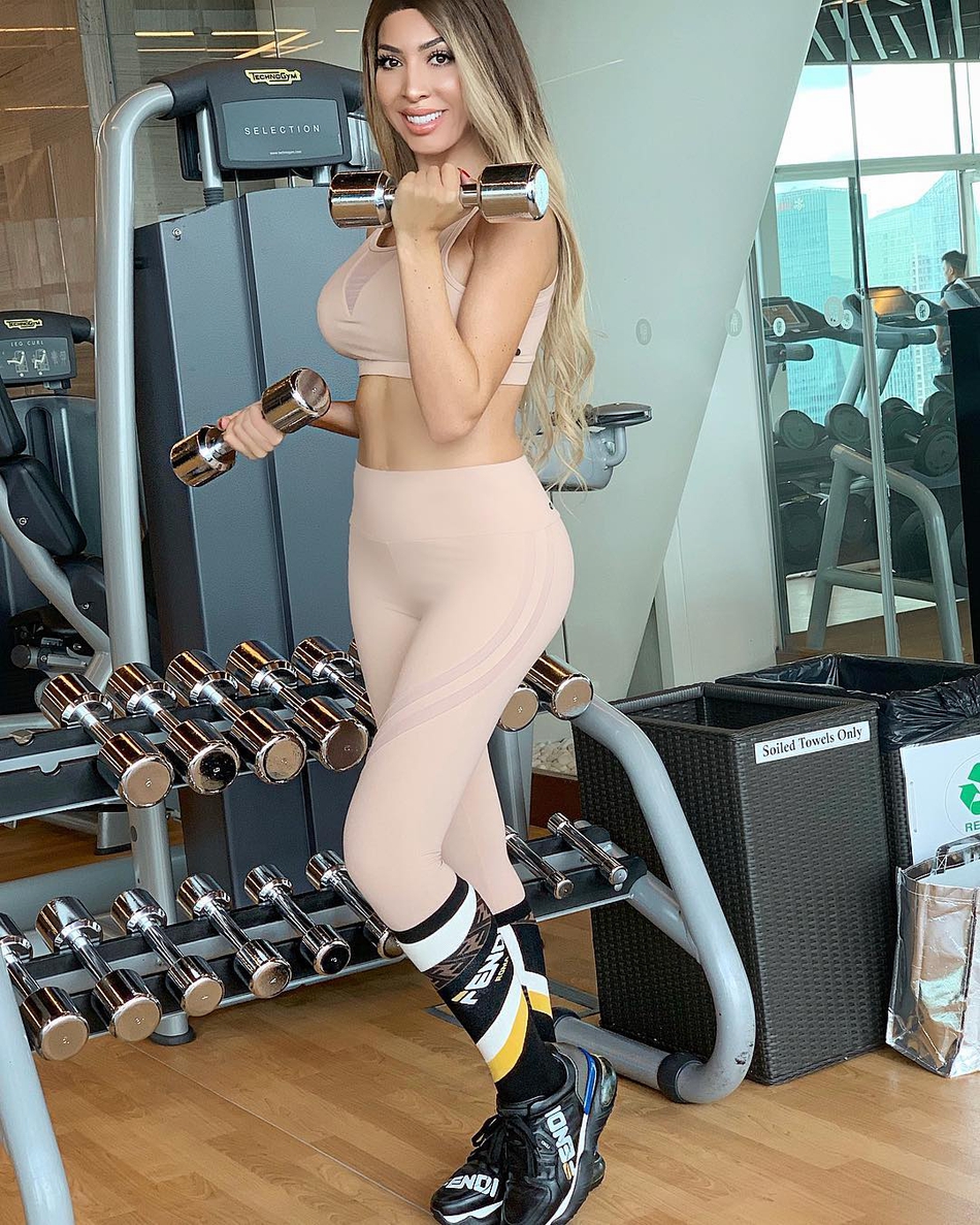 库兹马撩过的女星私照曝光！也是个蛇精脸巨臀的“大”姐姐