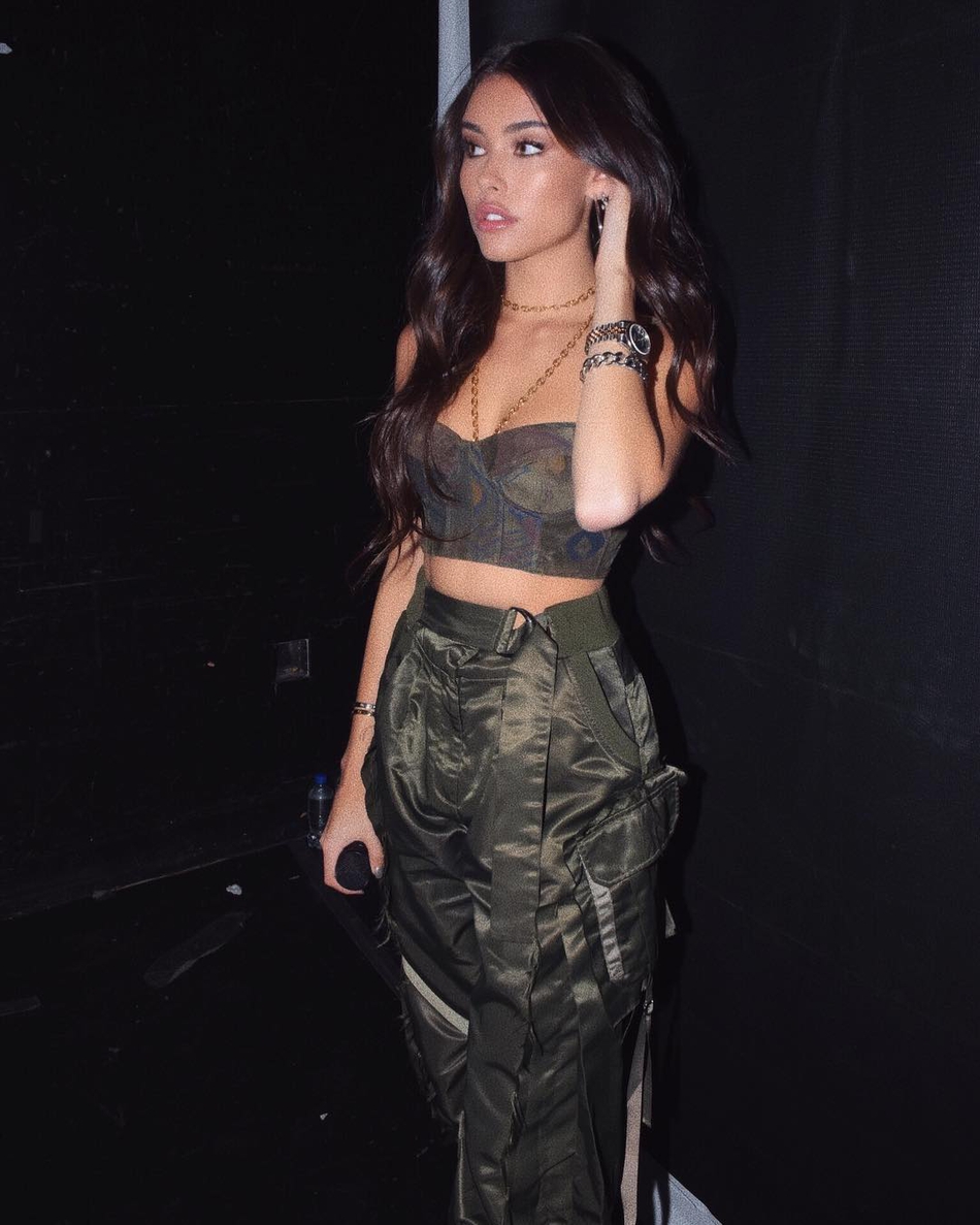 格里芬正约会20岁歌手！被比伯培养出来的妹子，身材比詹娜好多了