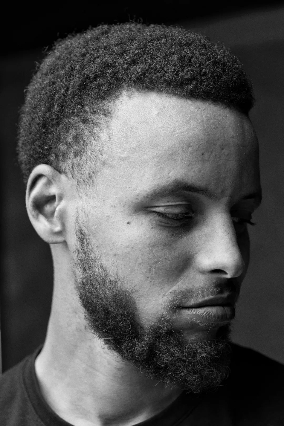 帅炸!库里黑白大片!而立之年MVP眼中的率真睿智,和绝无仅有的魅力