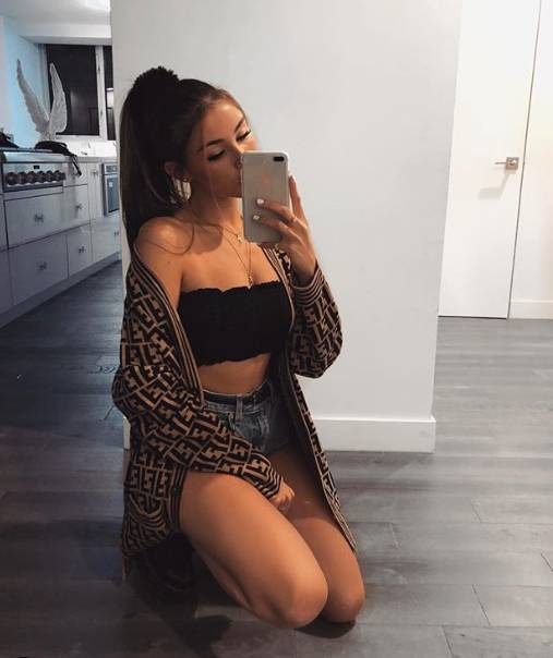 格里芬正约会20岁歌手！被比伯培养出来的妹子，身材比詹娜好多了