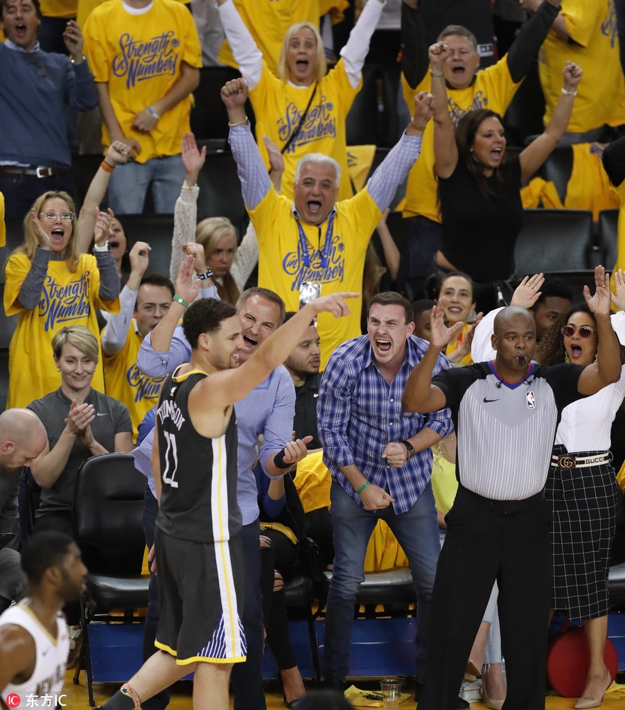 3、勇士前排观众席